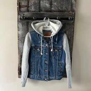 Women's Levi's Jean Jacket Dark Wash w/Grey Sweatshirt Sleeves & Hood